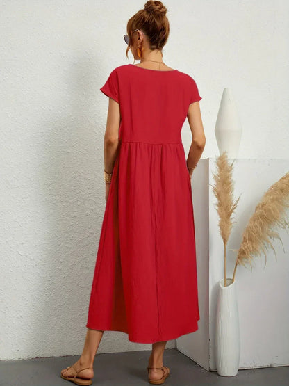 Sofia – An elegant, simple-cut dress