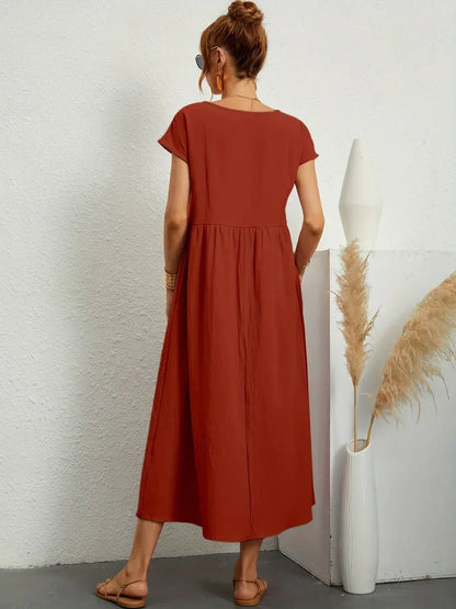 Sofia – An elegant, simple-cut dress