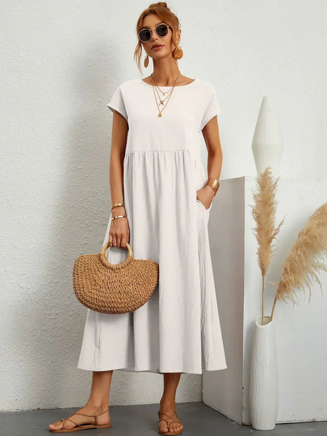 Sofia – An elegant, simple-cut dress