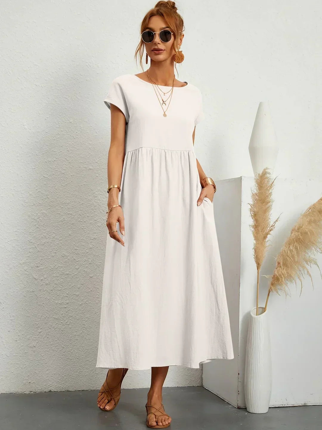 Sofia – An elegant, simple-cut dress