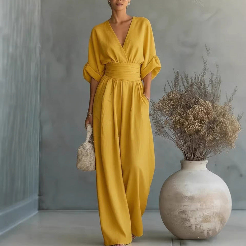 Elegant V-neck jumpsuit made of a linen blend