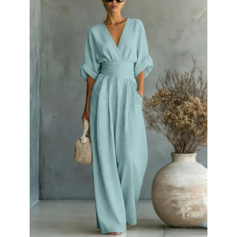 Elegant V-neck jumpsuit made of a linen blend